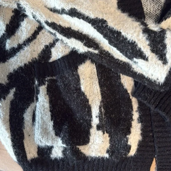 12th Tribe Black and White Zebra Cardigan - Picture 3 of 4